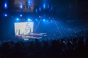 escenografia evento I.C.O.N. escenario auditorio desfiles peluqueria