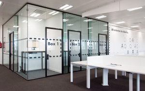 Interiorismo grafico oficinas Direct Seguros Madrid