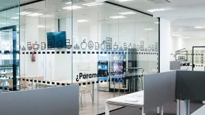 Interiorismo grafico oficinas Direct Seguros Madrid