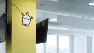 Interiorismo grafico oficinas Direct Seguros Madrid