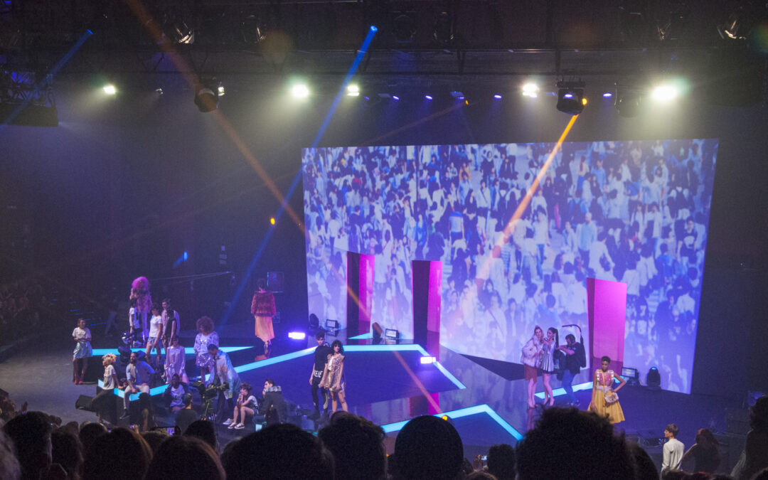 escenografia evento I.C.O.N. escenario auditorio desfiles peluqueria