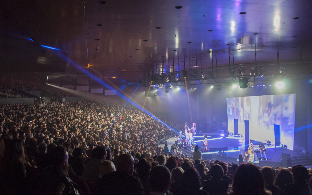 escenografia evento I.C.O.N. escenario auditorio desfiles peluqueria