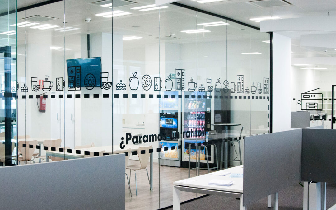 Interiorismo grafico oficinas Direct Seguros Madrid