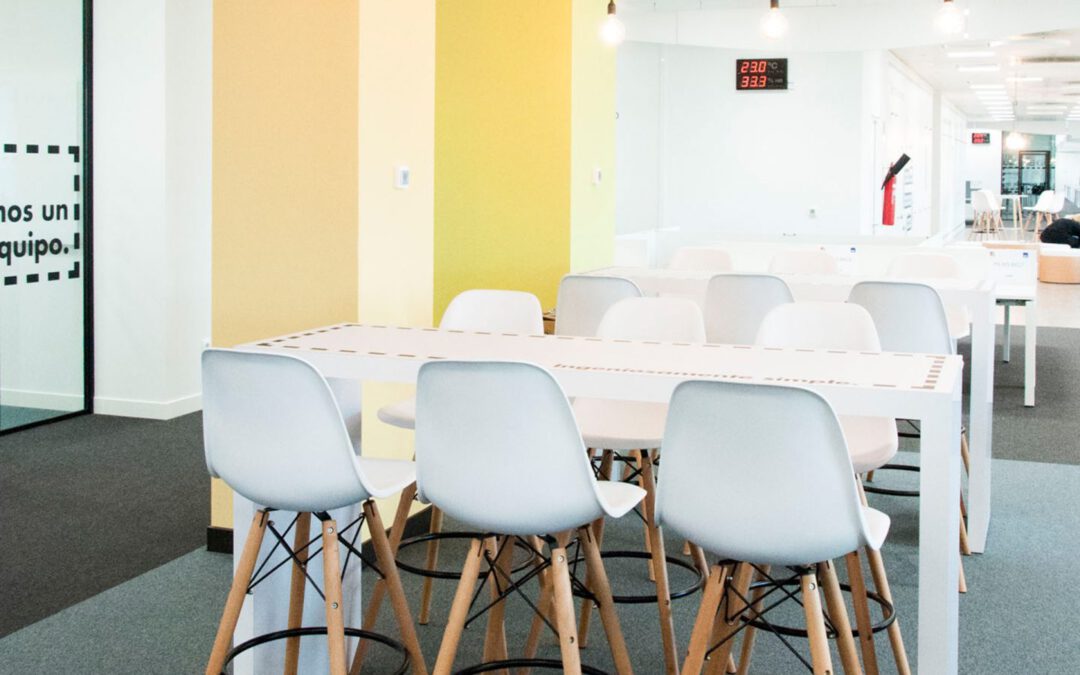 Interiorismo grafico oficinas Direct Seguros Madrid