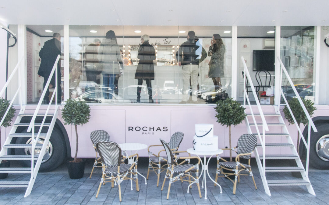 Escenografia diseno autobus road-show Mademoiselle Rochas